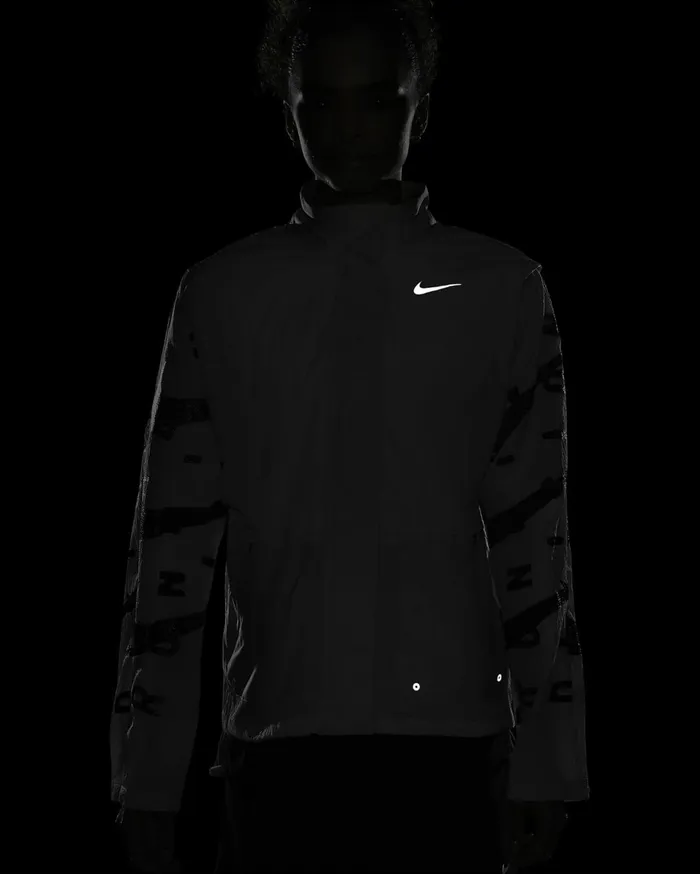 All Clothing Women Nike ThermaFIT Run Division Light Silver