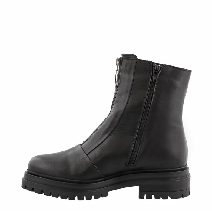 Carl Scarpa Savita Black Leather ZipUp Ankle Boots Women Leather Ankle Boots