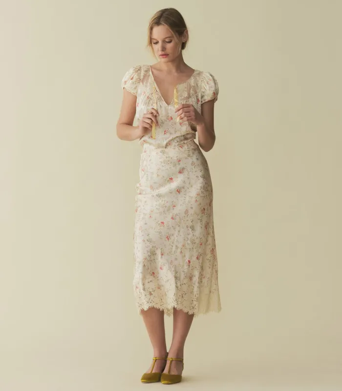 DEN Tops Women Camri Top Flowering Meadow DEN Tops Women Camri Top Flowering Meadow