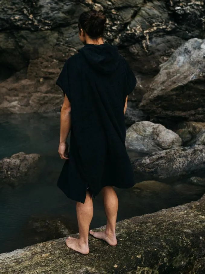 MenWomen Vean Changing Robe Black Finisterre Swimwear