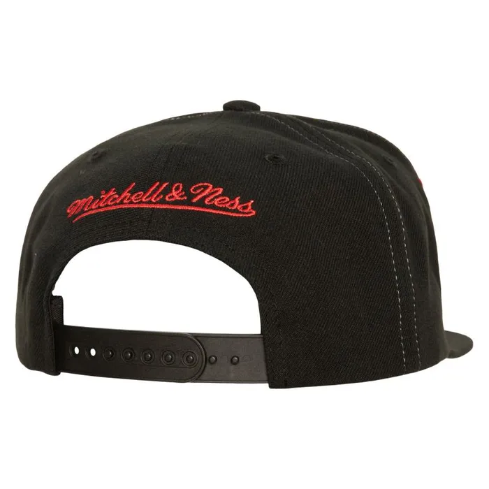 Mitchell and Ness Varsity Bust Snapback HWC Atlanta Hawks Men Hats and Headwear Mitchell and Ness Varsity Bust Snapback HWC Atlanta Hawks Men Hats and Headwear