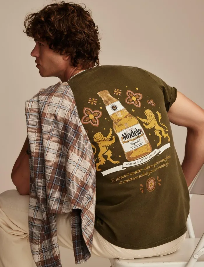 Modelo Bottle Olive Night Men Lucky Brand Graphic Tees