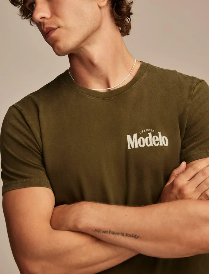 Modelo Bottle Olive Night Men Lucky Brand Graphic Tees