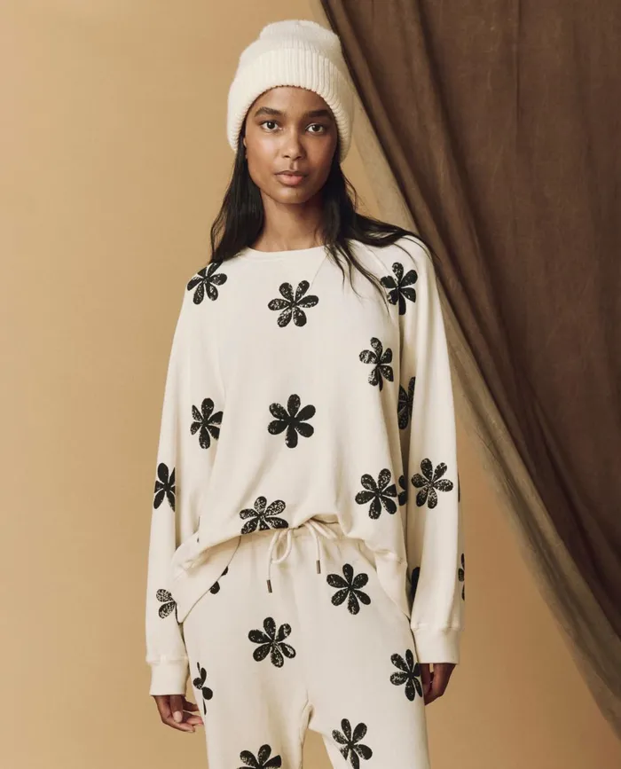 Novelty Tees and Sweats Women The Great The Hand Stamped Slouch Sweatshirt Washed White With Black Daisy