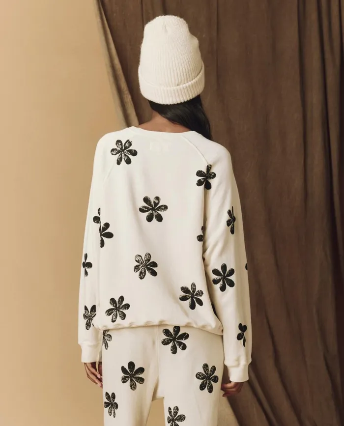 Novelty Tees and Sweats Women The Great The Hand Stamped Slouch Sweatshirt Washed White With Black Daisy Novelty Tees and Sweats Women The Great The Hand Stamped Slouch Sweatshirt Washed White With Black Daisy