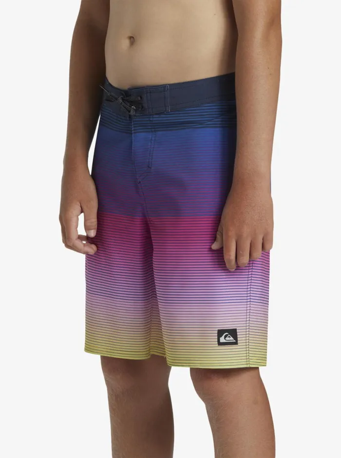 Quiksilver 816 Surfsilk Massive 17034 Boardshorts Dark Navy Boys Boardshorts