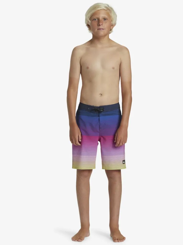 Quiksilver 816 Surfsilk Massive 17034 Boardshorts Dark Navy Boys Boardshorts