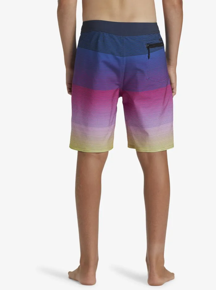 Quiksilver 816 Surfsilk Massive 17034 Boardshorts Dark Navy Boys Boardshorts