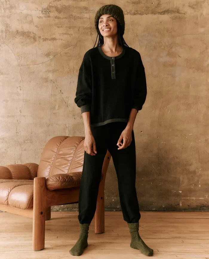 Sweaters Women The Great The Fleece Henley Sweatshirt Almost Black Sweaters Women The Great The Fleece Henley Sweatshirt Almost Black