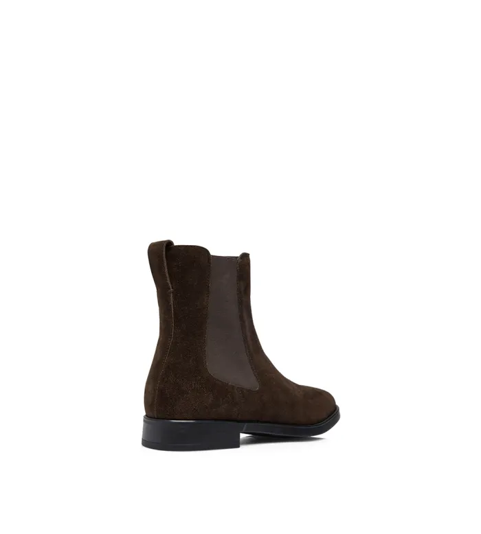 TOM FORD Boots Men SUEDE ROBERT CHELSEA BOOT Chocolate TOM FORD Boots Men SUEDE ROBERT CHELSEA BOOT Chocolate