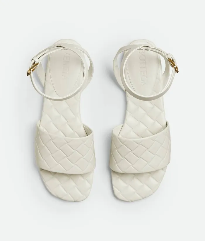 Women Bottega Veneta Sandals Amy Flat Sandal String