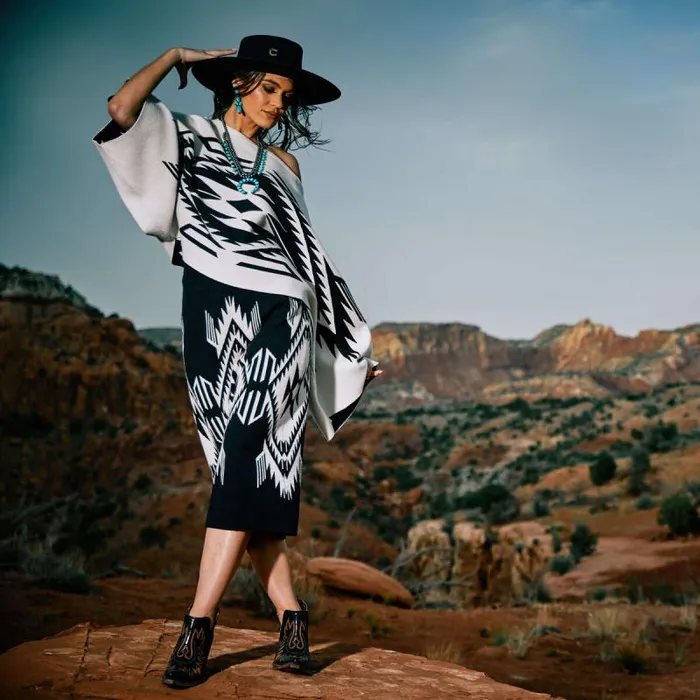 Women Dresses and Skirts Ariat Chimayo Sweater Skirt Blkbuttercream Women Dresses and Skirts Ariat Chimayo Sweater Skirt Blkbuttercream