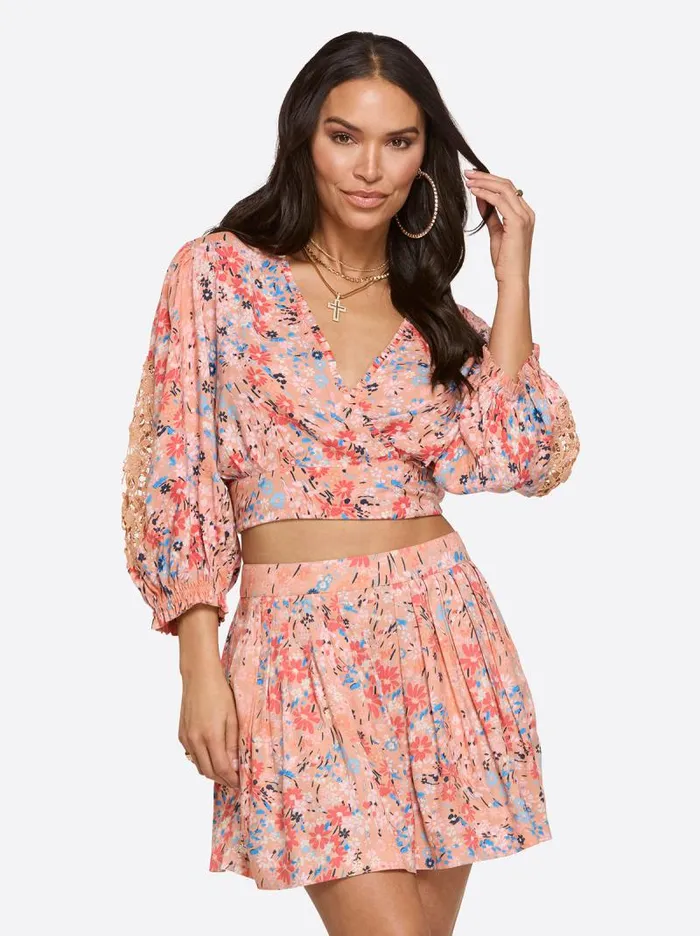 Women Jessica Simpson Tops and Tees Patsy Top In Blooming Pastures