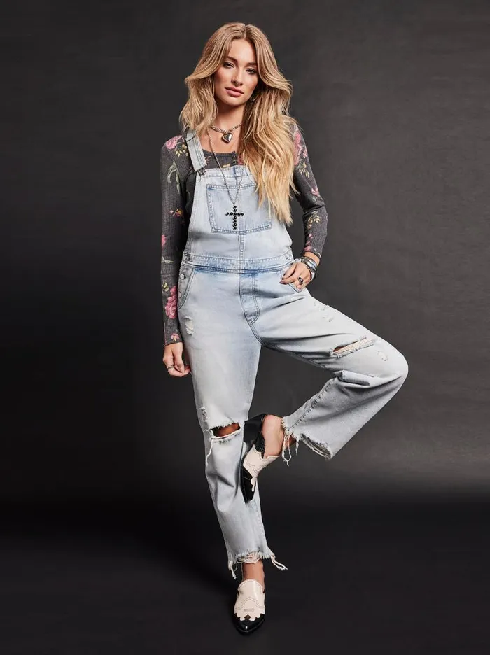 Women Jessica Simpson Tops and Tees Tahani Henley Top In Sketchy Roses