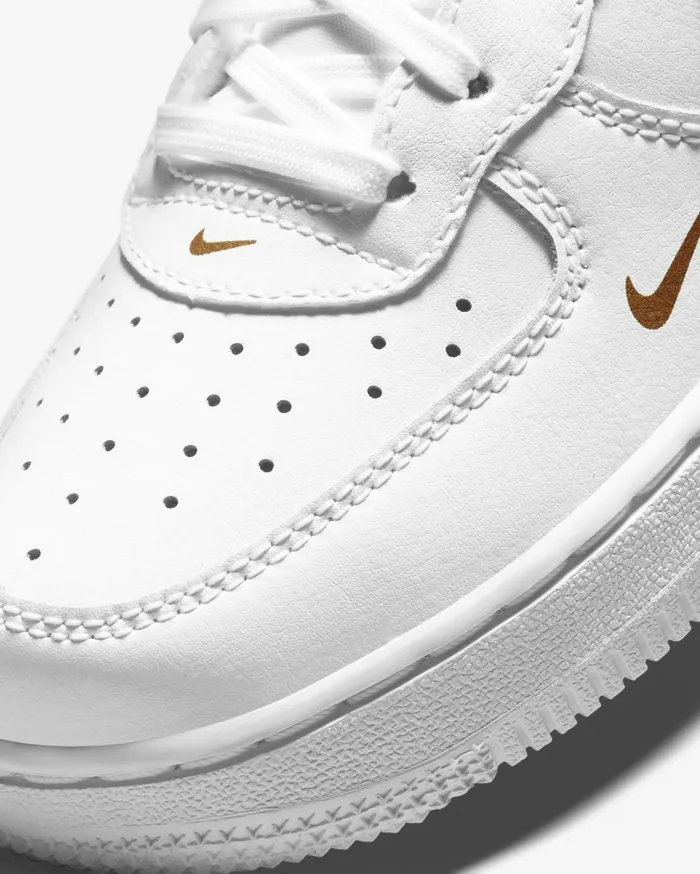 Younger Kids 3 8211 7 Years Kids Nike Force 1 LV8 Whitemetallic Goldwhiteblack
